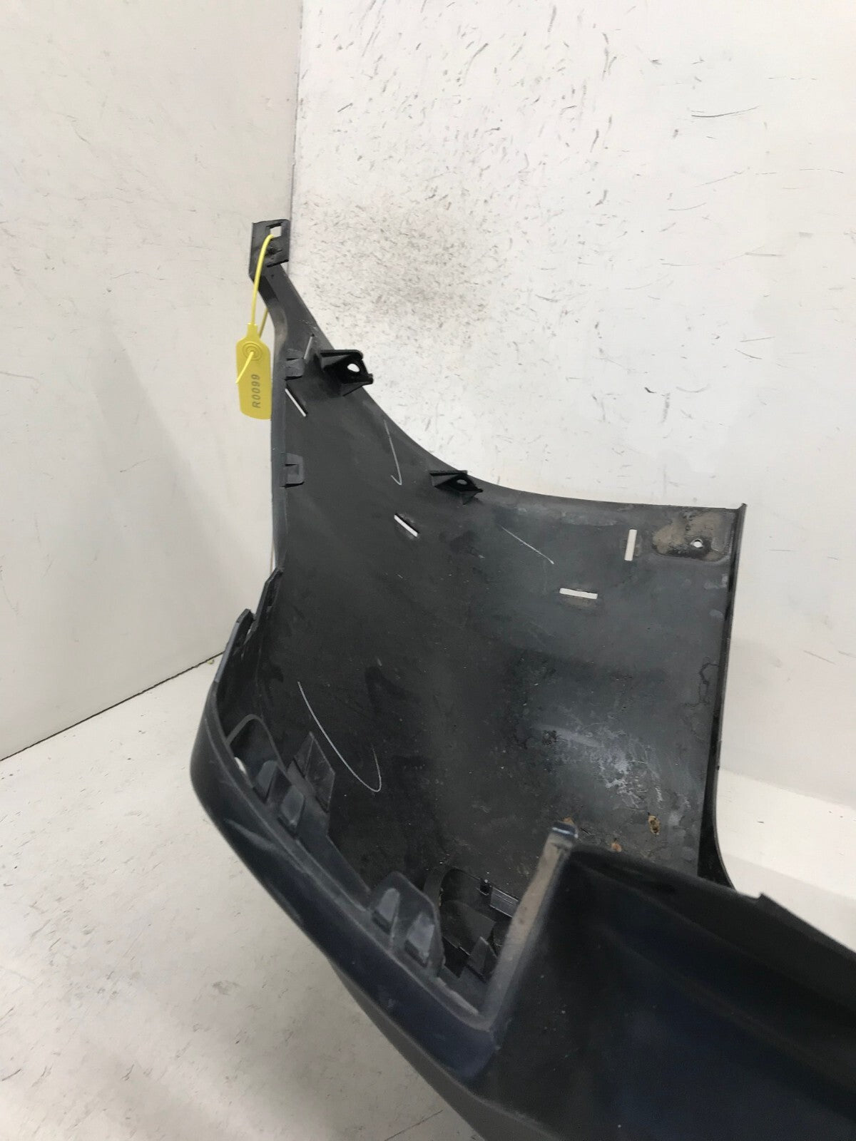 Rear Bumper Cover Black 19-20 Jeep Cherokee 68288621AB OEM