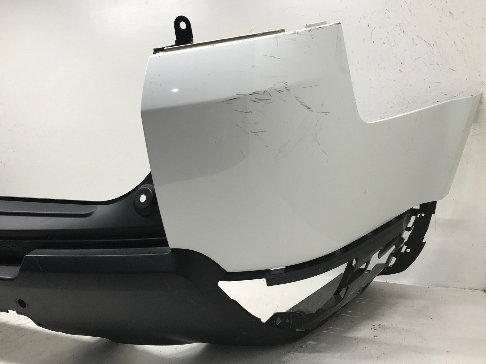 Rear Bumper LOCAL Land Range Rover Sport White 2014-2016 DK62-17926-AAW OEM