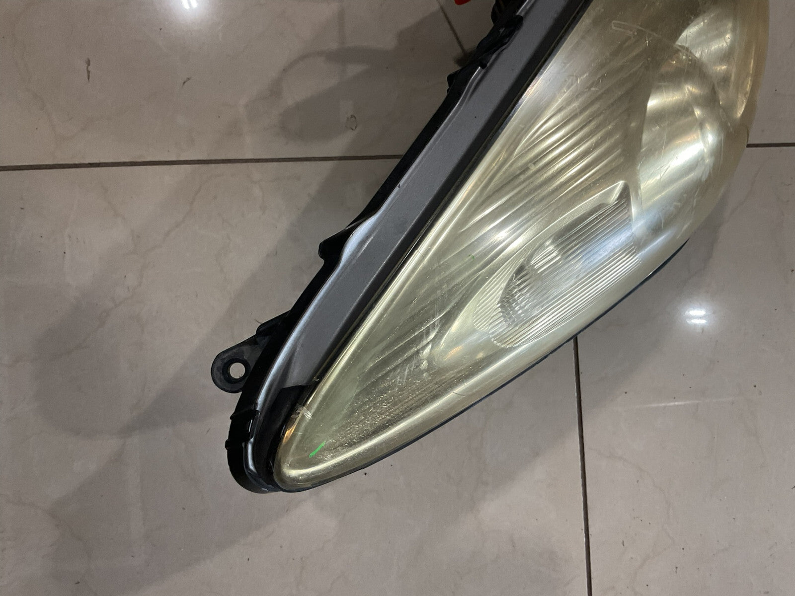 Headlight Right Passenger RH 2005-2006 Lexus ES300 ES330 Damaged 81130-33561 OEM
