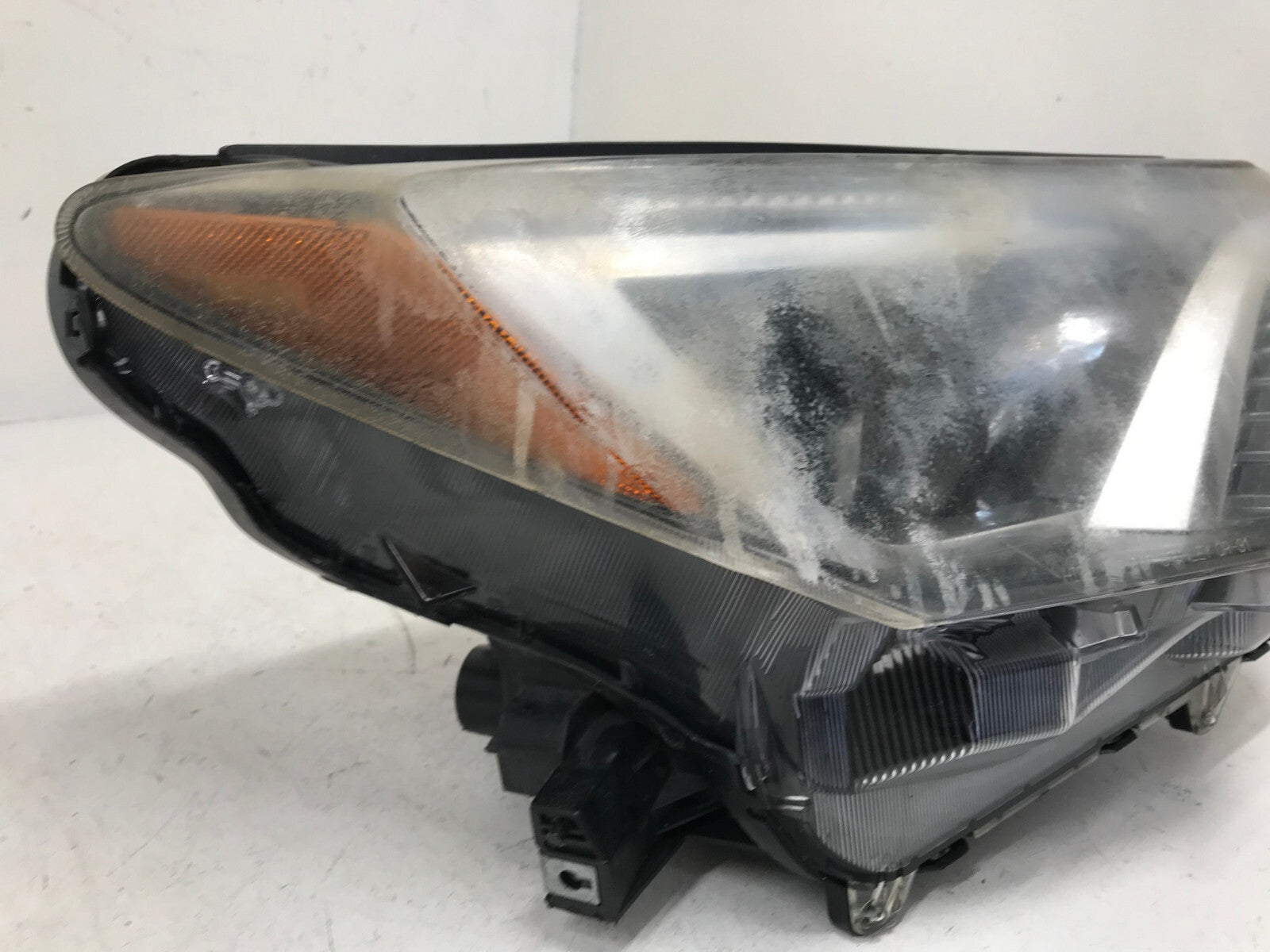 Headlight Damaged Right RH Passenger Toyota RAV4 2016 2017 2018 81110-0R080 OEM