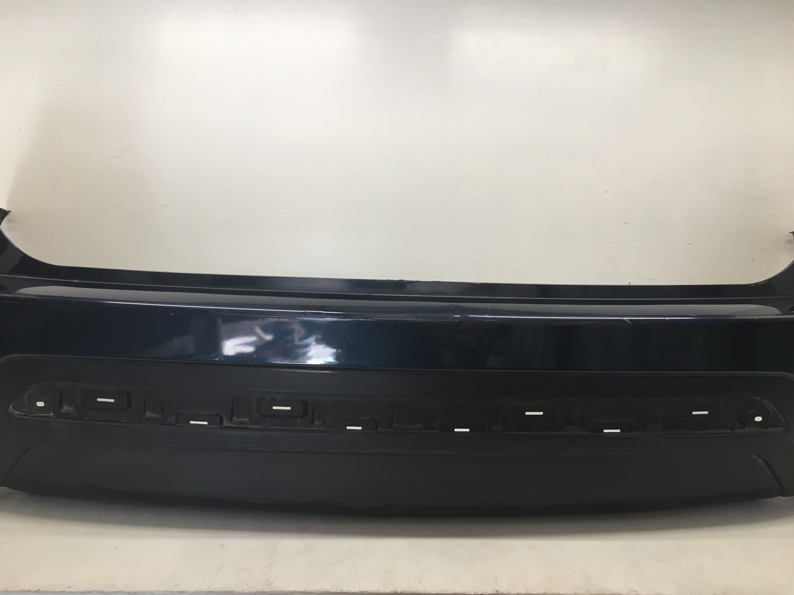 Rear Bumper LOCAL Nissan Pathfinder Platinum/SV Hybrid w/o Sens Holes 13-16 OEM3