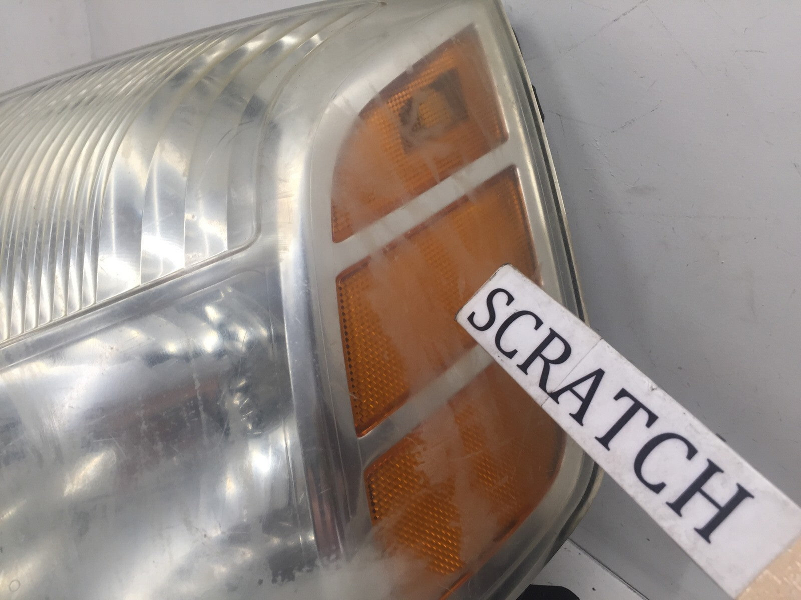 Headlight Damaged Driver LH 04-2006 Nissan Titan 05 2007 Armada 5ASX-13006-A OEM