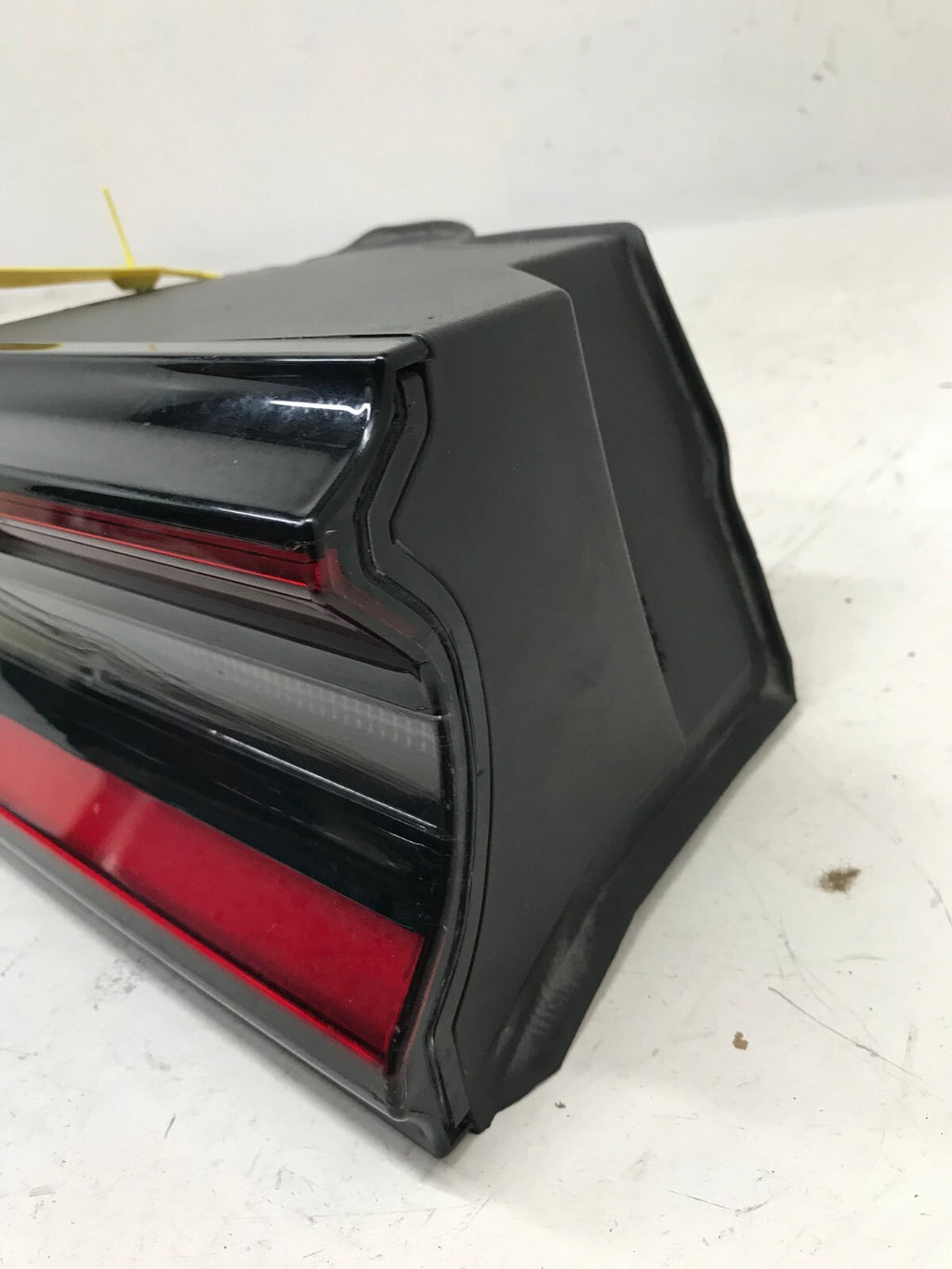 Tail light Damaged Driver LH Left 15-23 Dodge Challenger 68403955-AC OEM