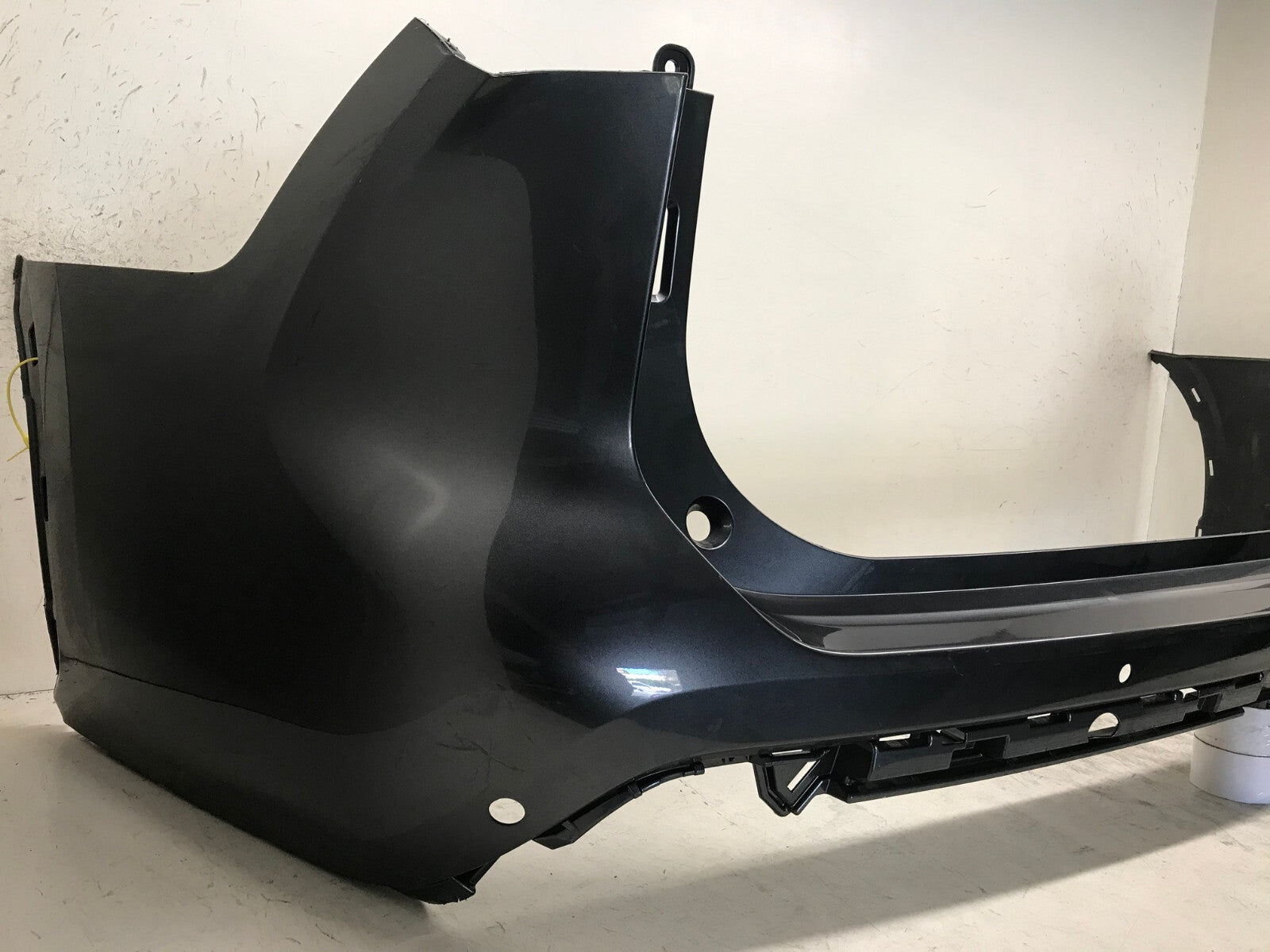 Rear Bumper Cover Gray 20-2021 Toyota Highlander L/LE/XLE/Hyb w/Sensor Holes OEM
