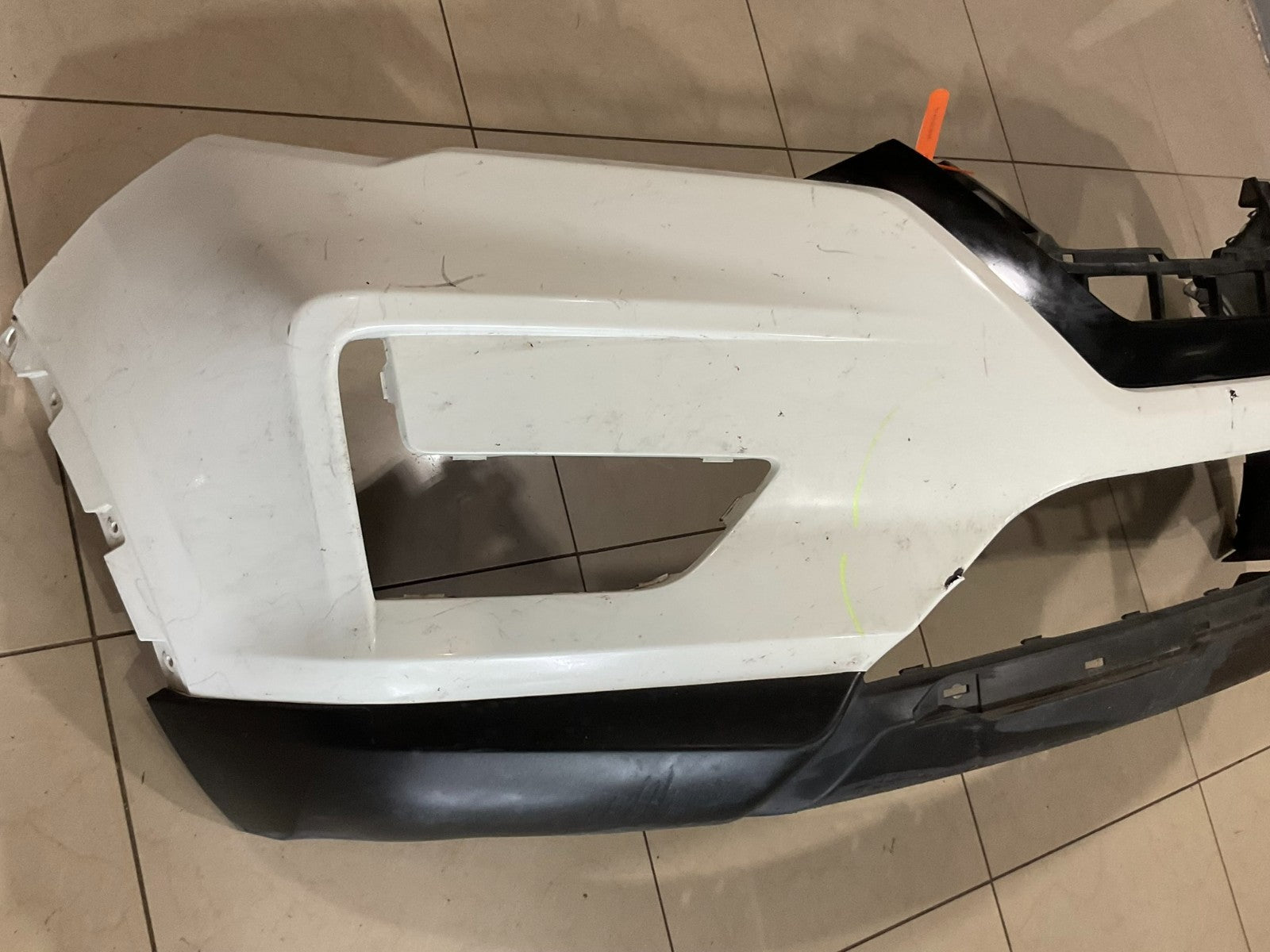 Front Bumper Cover White Nissan Rogue S SL SV SV Hybrd 17-19 62022+6fl0h OEM