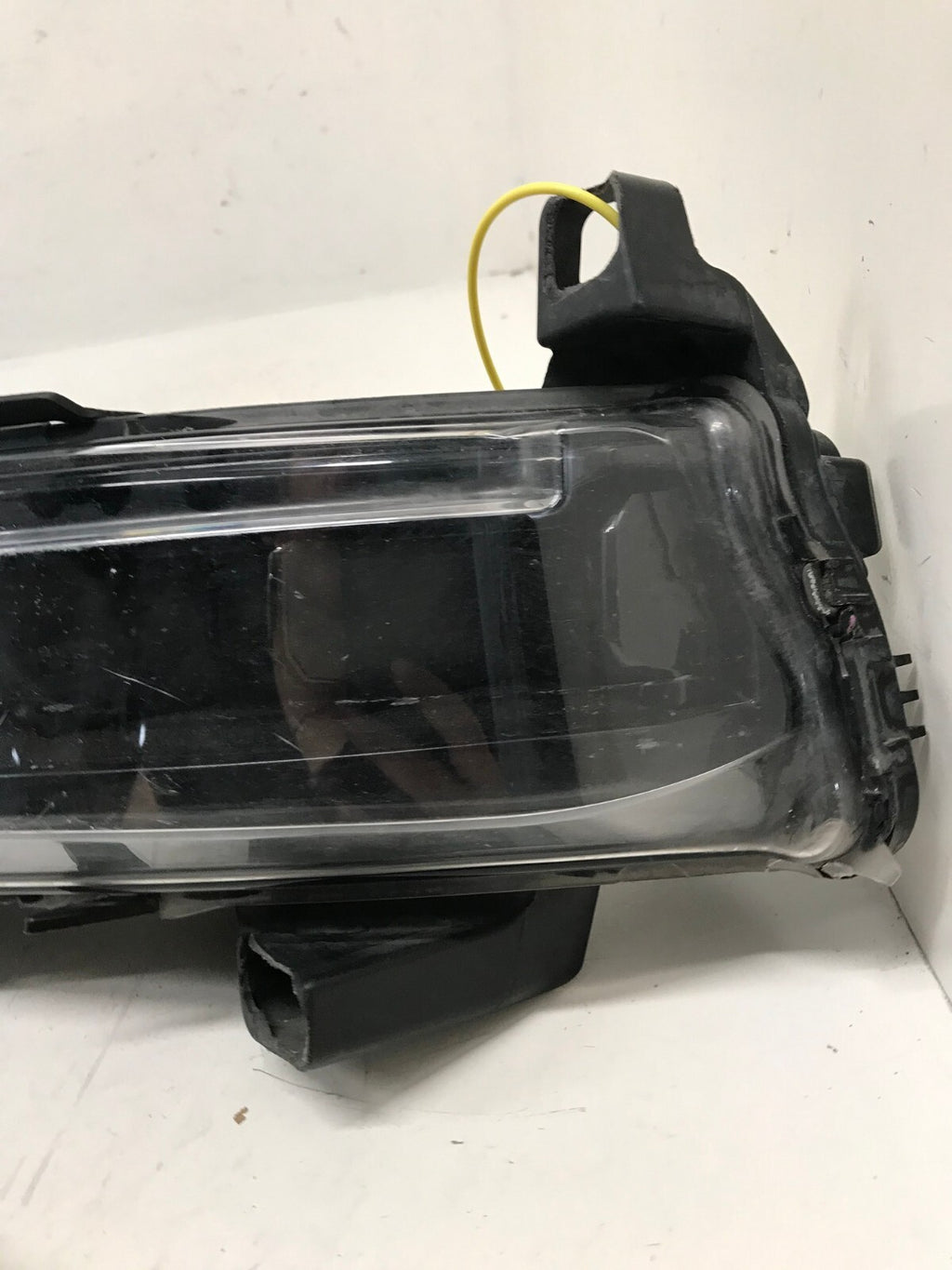 Fog light Damaged Driver LH Left 2020 - 2022 Lincoln Corsair LJ7B-15A255-AC OEM