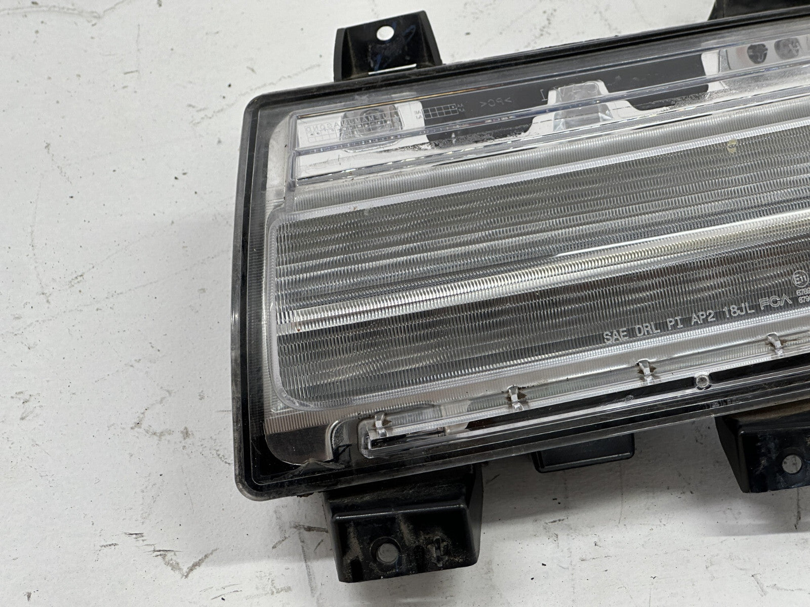 Tail light Damaged Driver LH Jeep Wrangler Gladiator 2018-2024 55112885AG OEM