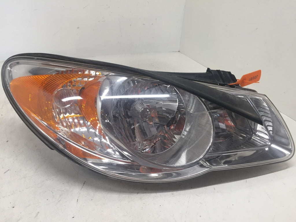 Headlight Damaged Right Passenger RH Hyundai Elantra 2010 921022H051 OEM