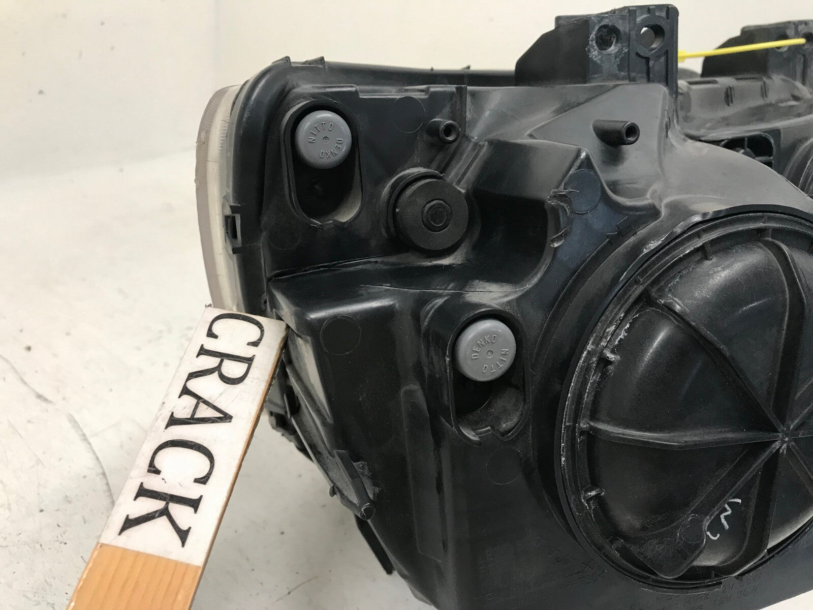 Halogen Headlight Damaged Left Driver LH Chrysler 300 2018-2021 68269811AC OEM