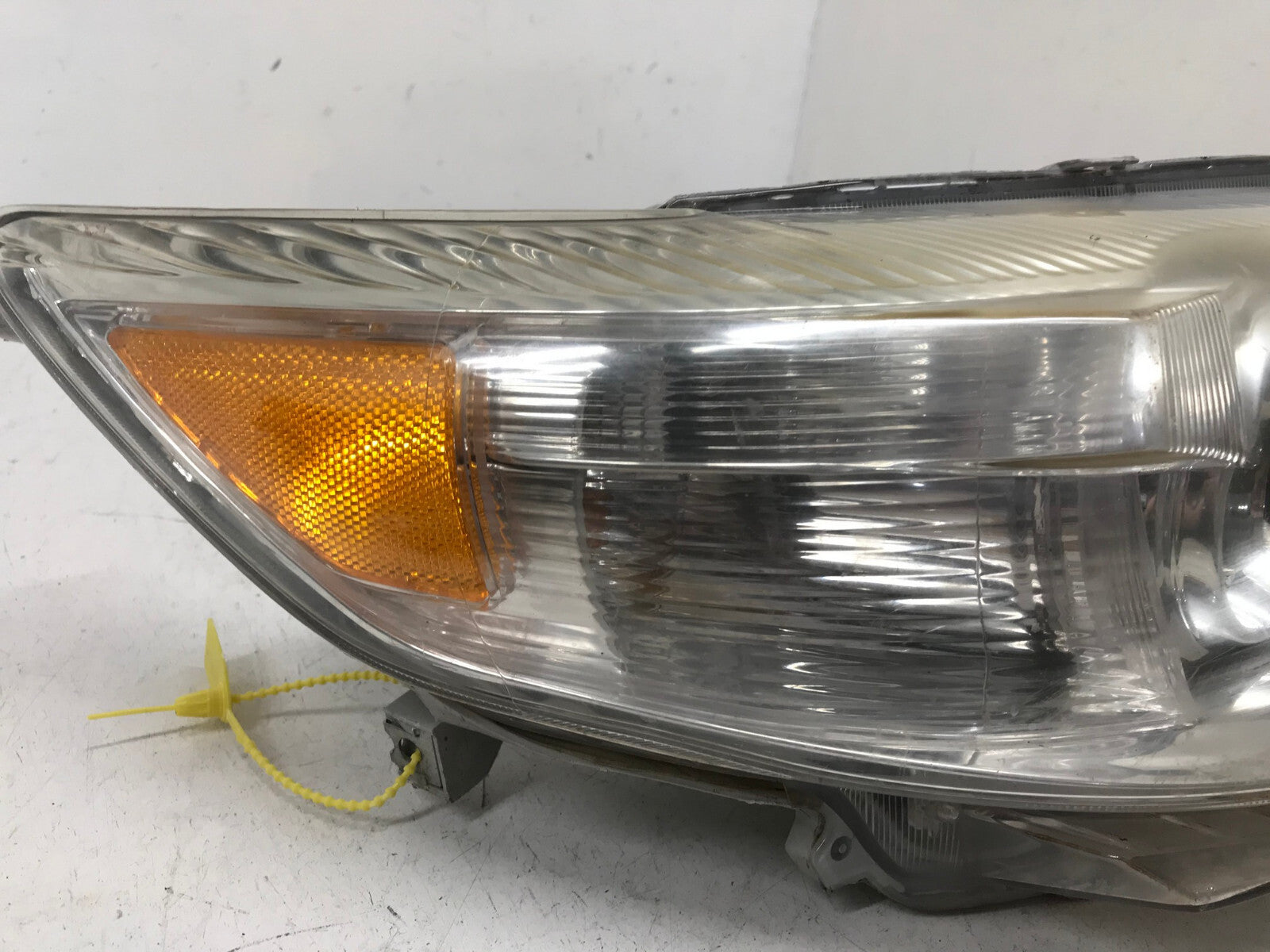 Headlight Damaged Right RH Passenger Toyota Camry 2012-2014 8111006470 OEM