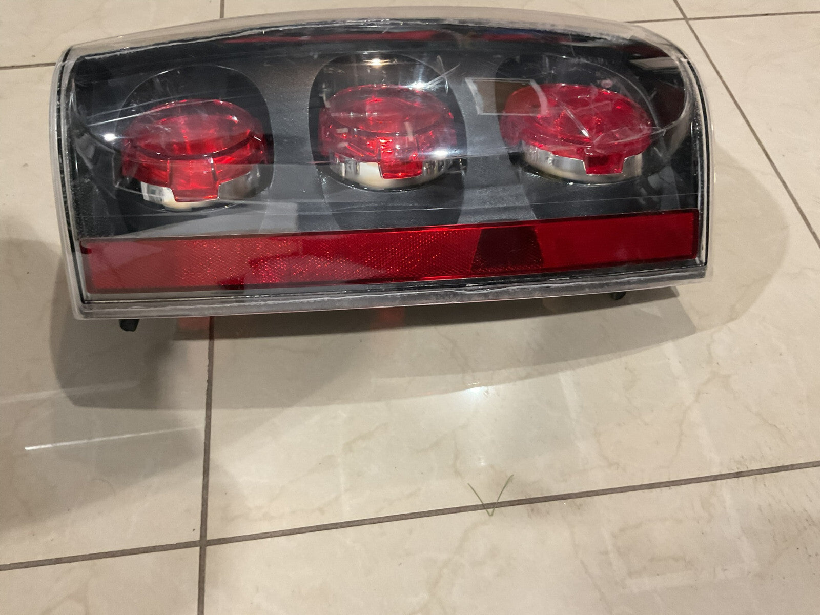 Taillamp Left LH Driver Denali Yukon GM431-B100L OEM
