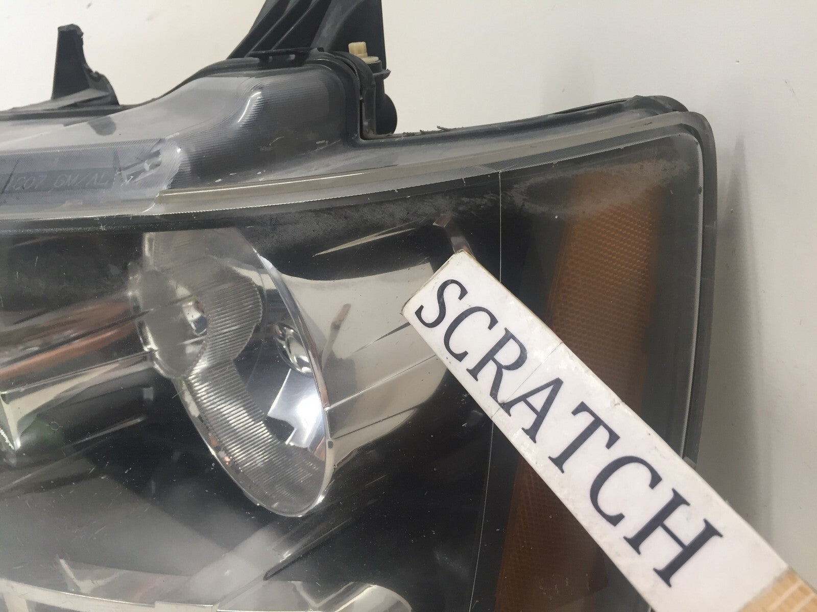 Headlight Damaged Headlamp LH Driver Chevy Tahoe Suburban Avalanche 07-2014 OEM