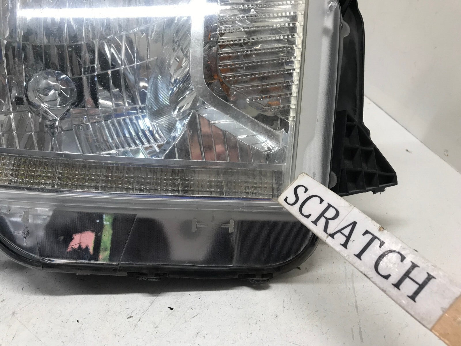 Headlight Damaged Passenger RH Right 2014-2021 Toyota Tundra 81110-0C100 OEM