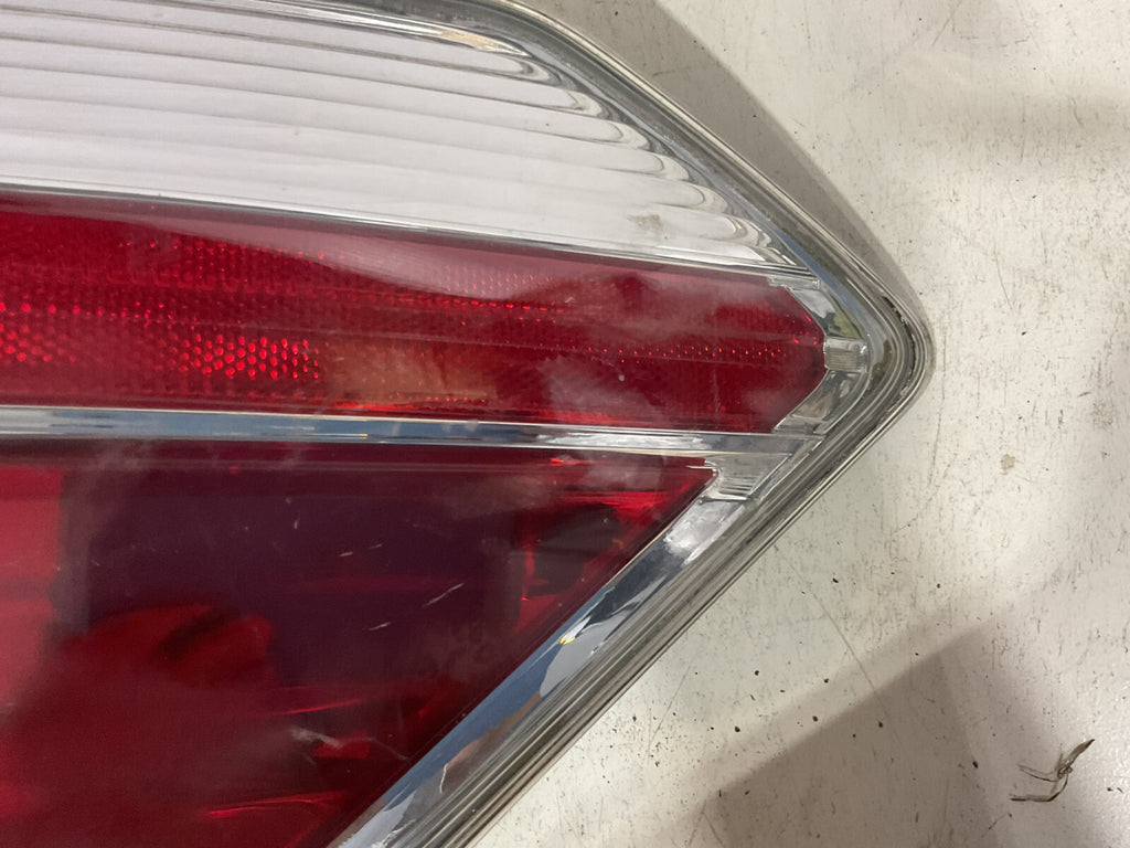 Tail light Damaged Left Driver LH 2019-2020 Hyundai Elantra 92403-F3500 OEM