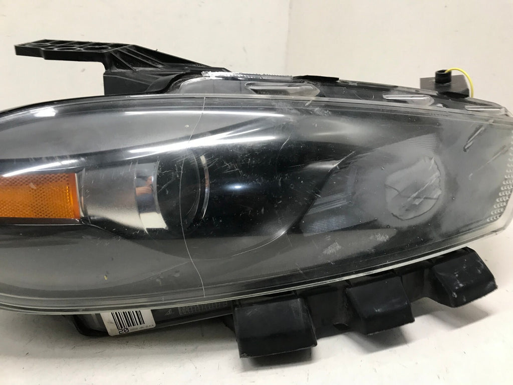 Headlight Damaged Right passenger RH 2013-2016 Dodge Dart 68085140AI OEM