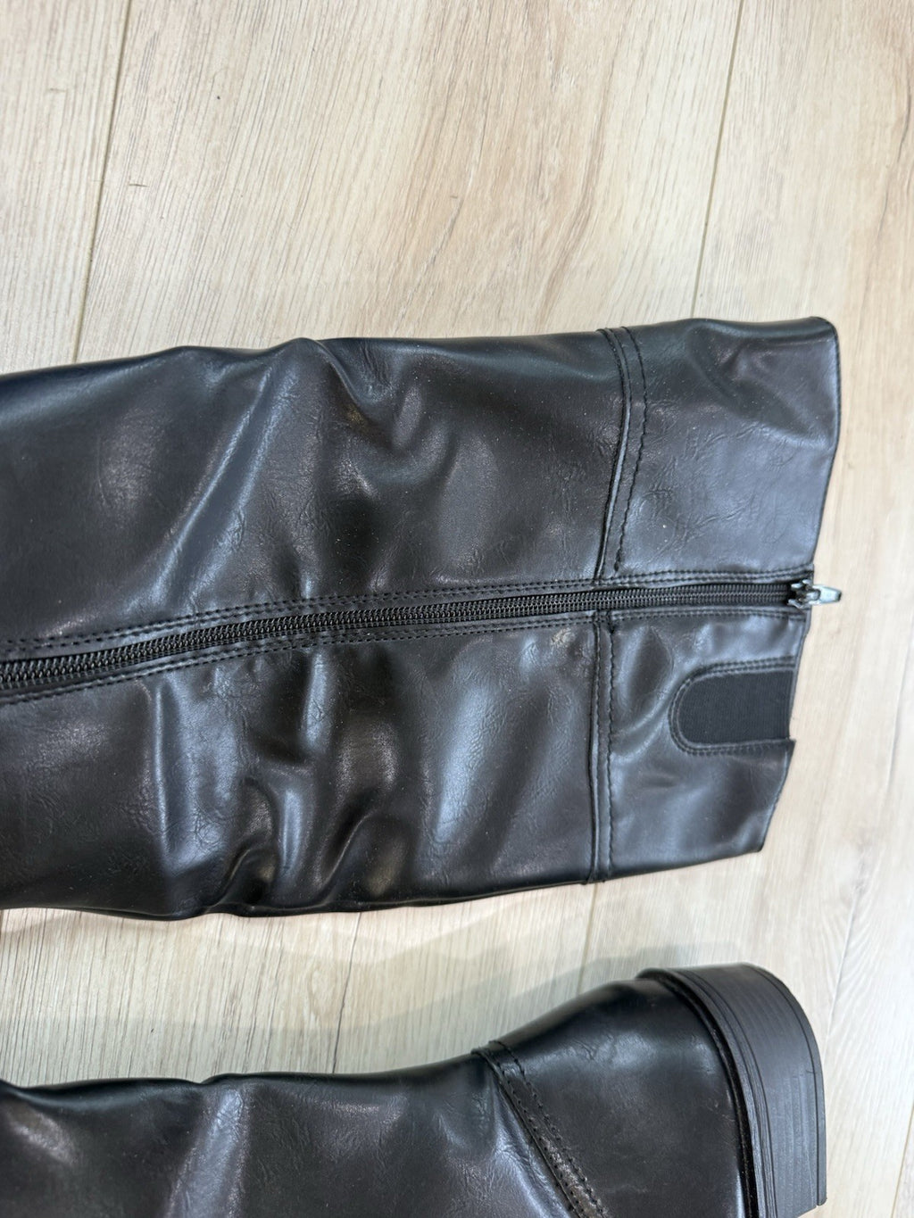 St. John’s Bay Women’s Size 8m Black Boots