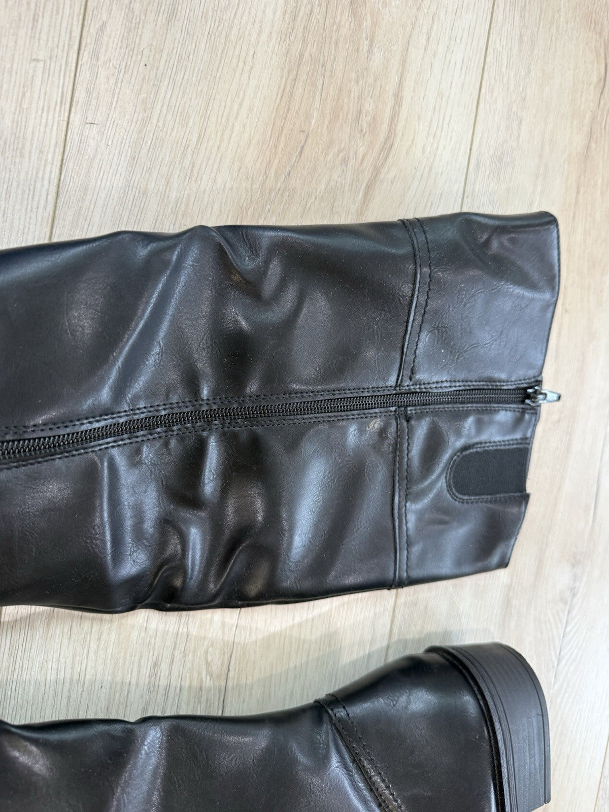 St. John’s Bay Women’s Size 8m Black Boots