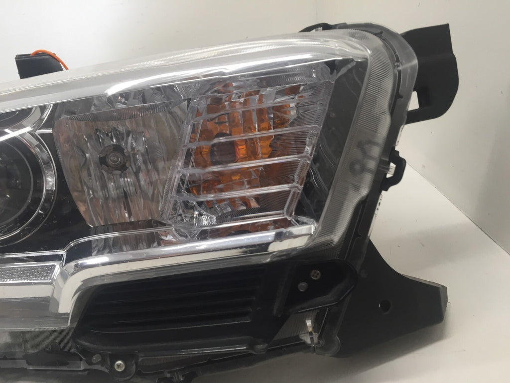 Headlight Damaged Right Passenger RH Toyota Tacoma 2016-2019 81110-04270 OEM