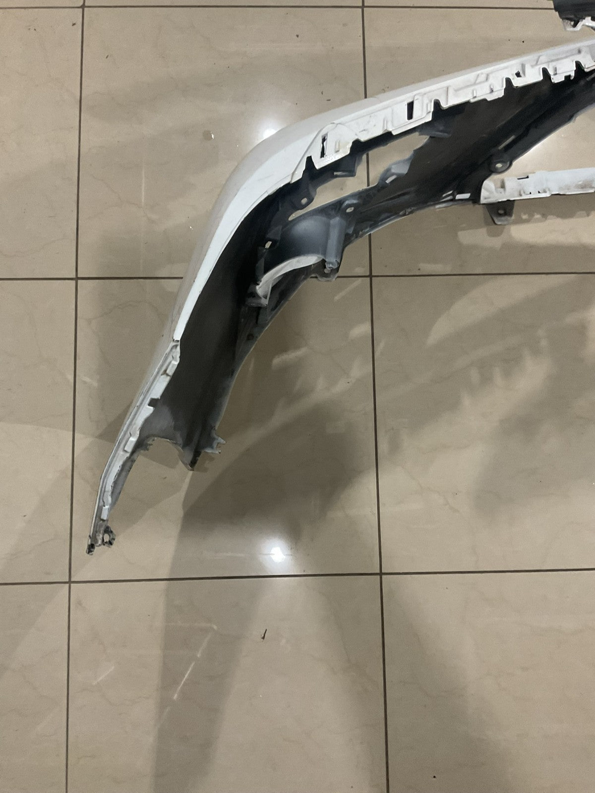 Front Bumper Cover White Toyota Camry SE XSE Hybrid SE 2018 2019 52119+06e20 OEM