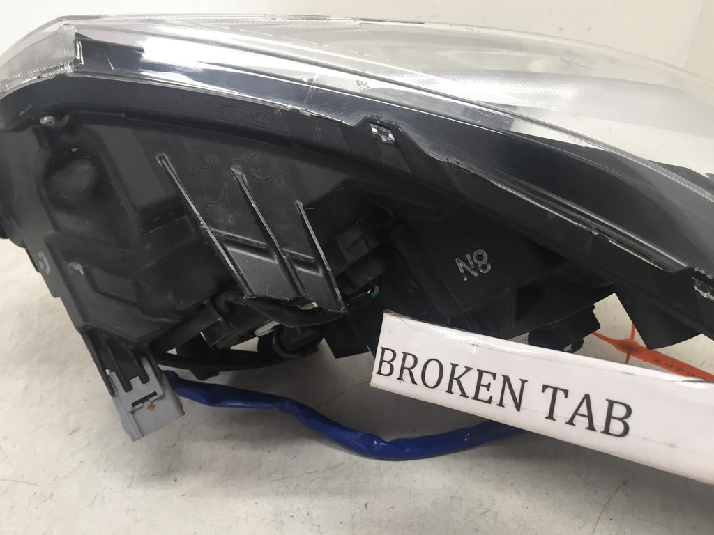 Headlight Damaged Halogen Lamp Right Passenger Subaru Forester 2017-2018 OEM