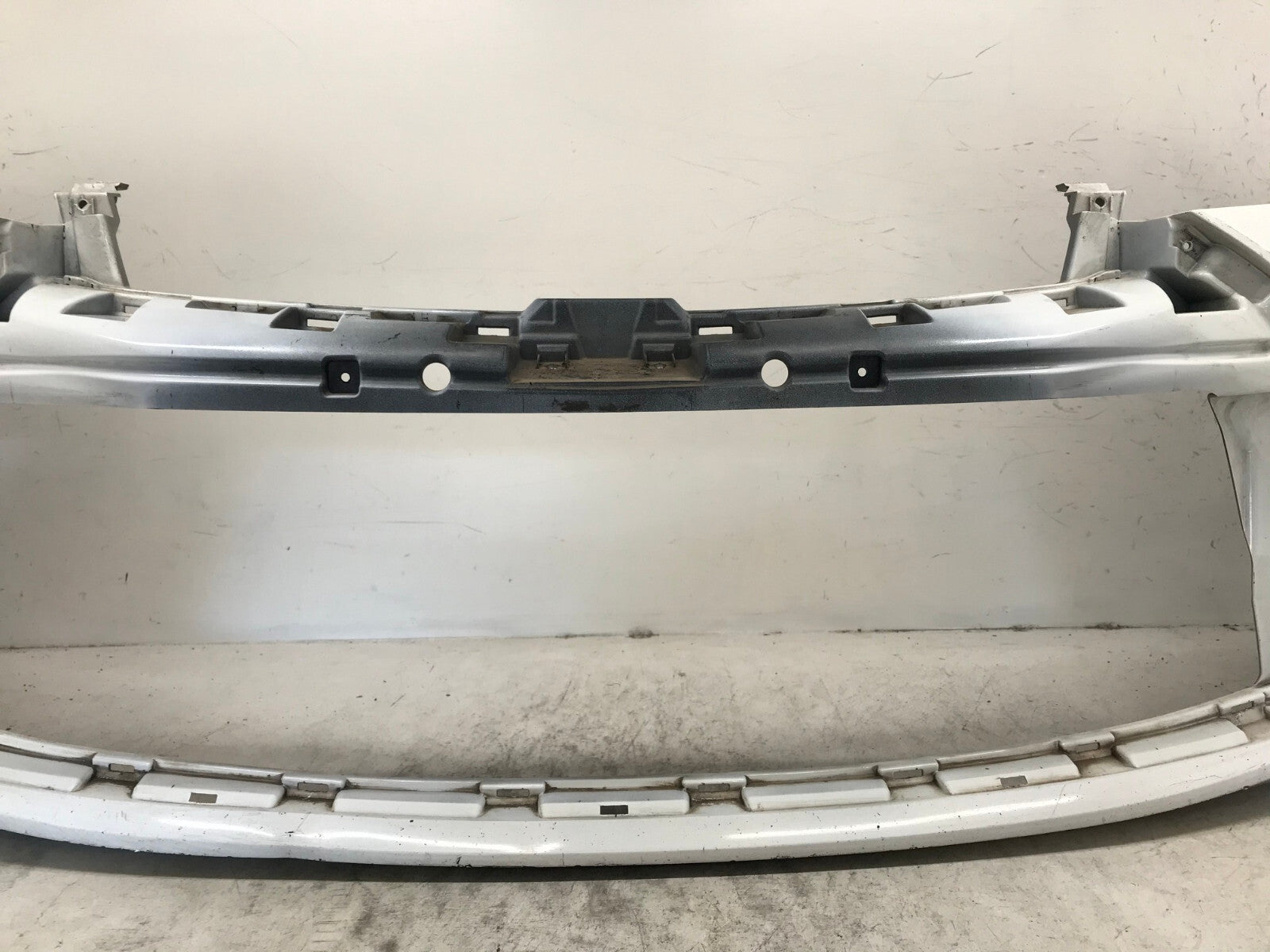 Front Bumper Cover White 15-17 Toyota Camry LE/XLE/SE/XSE/Hybrid 52119-06A50 OEM