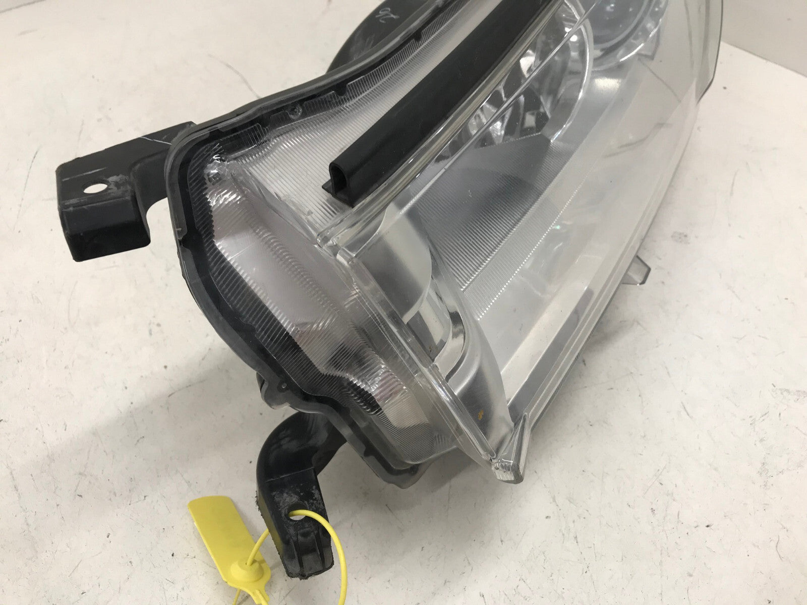 Headlight Damaged Driver LH 2017 2018 2019 Toyota Highlander 811500E360 OEM