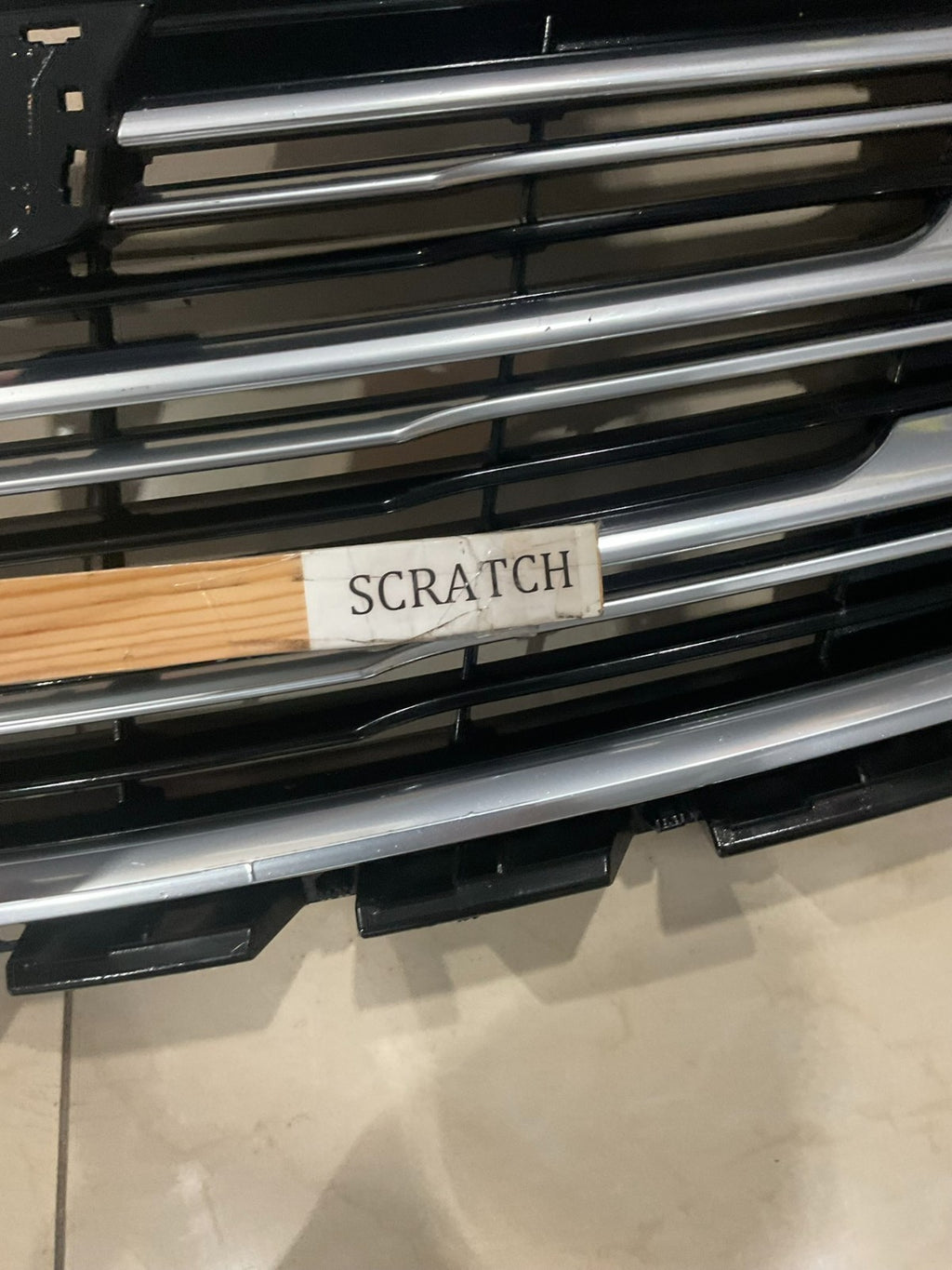 Grill Grille Silver/Black 2017-2019 Cadillac XT5 84107964 OEM