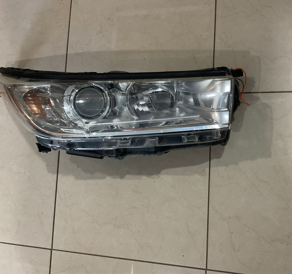 Headlight Right RH Passenger 2015 2016 2017 Toyota Highlander CAPA