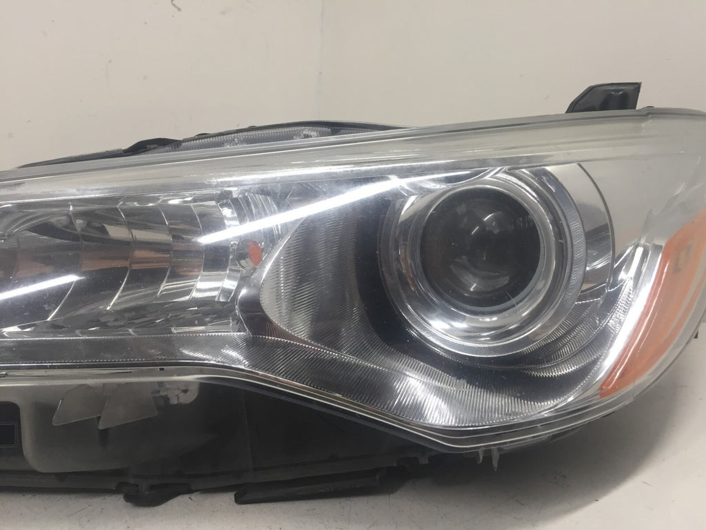 Head light Damaged Driver LH Left Toyota Camry 2015-2017 8111006860 OEM