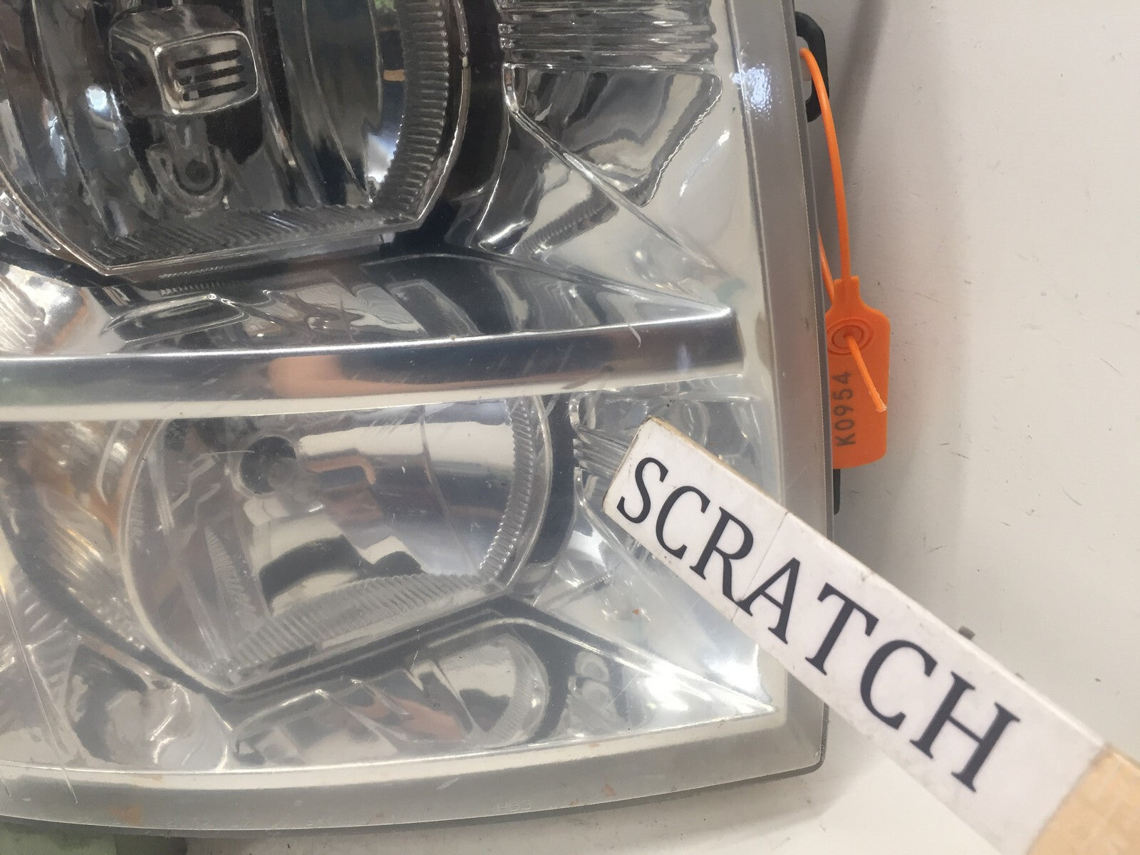 Headlight Damaged Rights RH Chevy Silverado 1500 2500 3500 07-13 22853028 OEM2