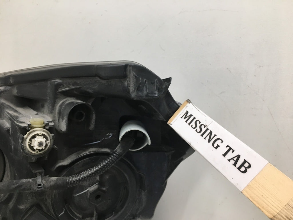 Headlight Damaged RH Passenger Nissan Sentra 2016 2017 2018 26010-3YU0A OEM
