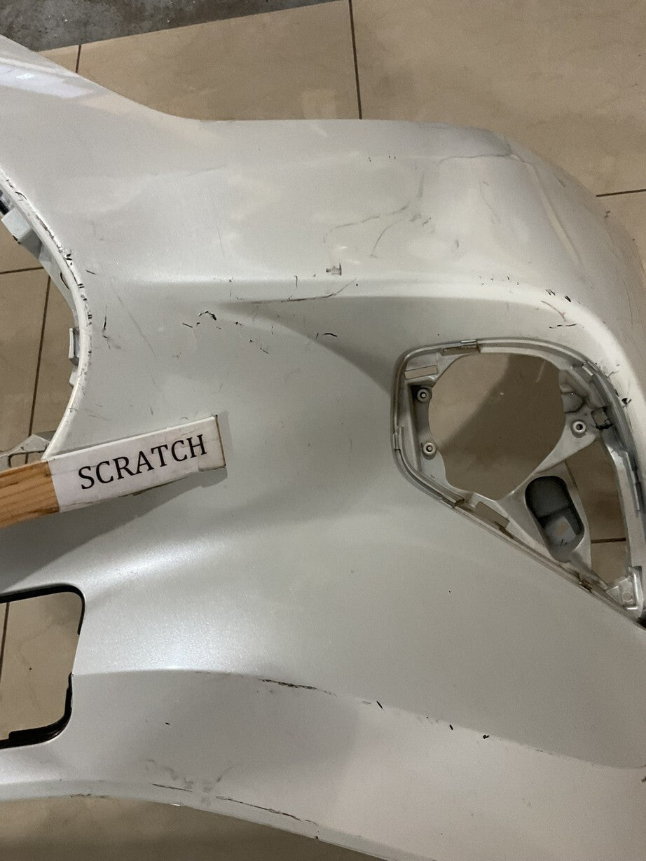Front Bumper Cover White 2020 Toyota Highlander 52119+0E400 OEM