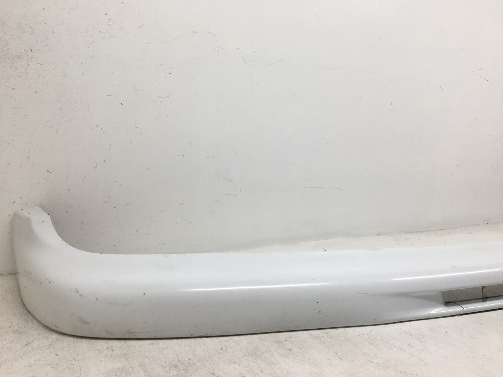 Front Bumper Cover Chevy Suburban 00-06 15079262 OEM
