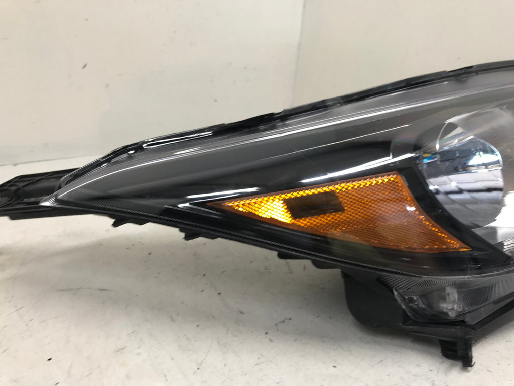Headlight Damaged Passenger Right RH Honda HR-V 2016-2018 CAPA