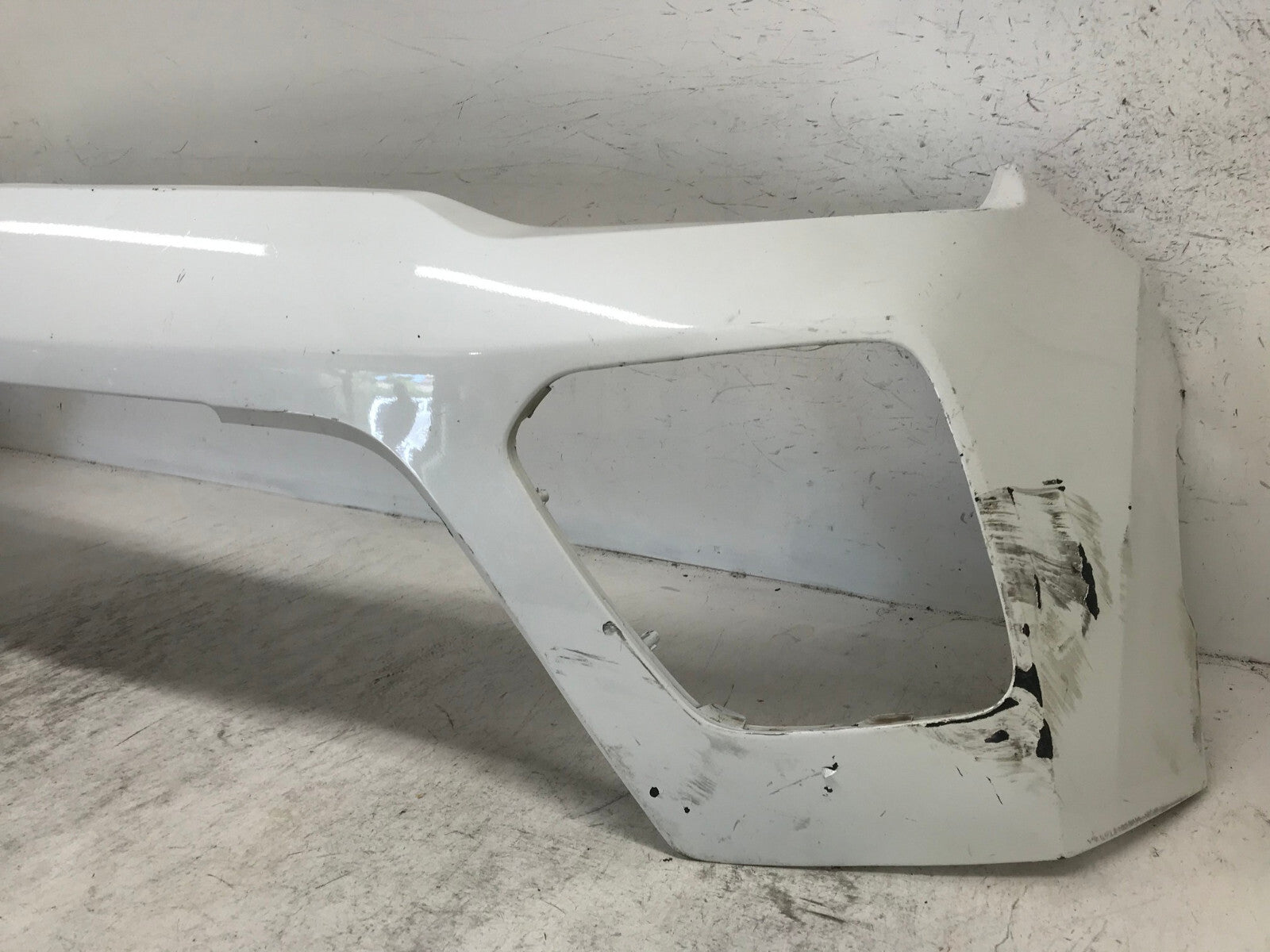 Front Bumper Cover White 2020 2021 Kia Soul EX/LX/X-Line 86511-K0000 OEM
