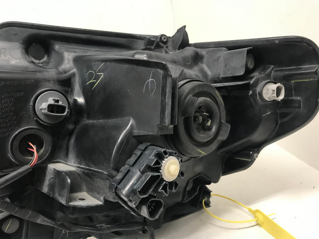 Headlight Damaged Right passenger RH Toyota Tundra 2014-2020 811100C081 OEM