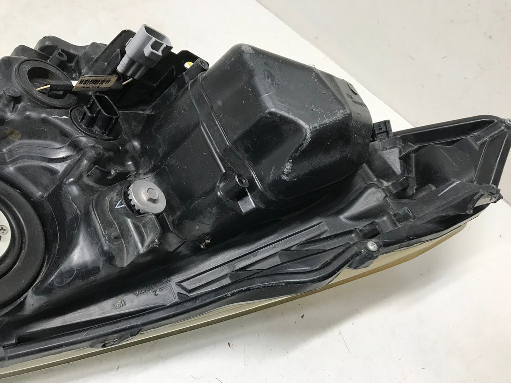 Halogen Headlight Damaged Driver LH Toyota Corolla 14 2015 2016 81150-02E60 OEM