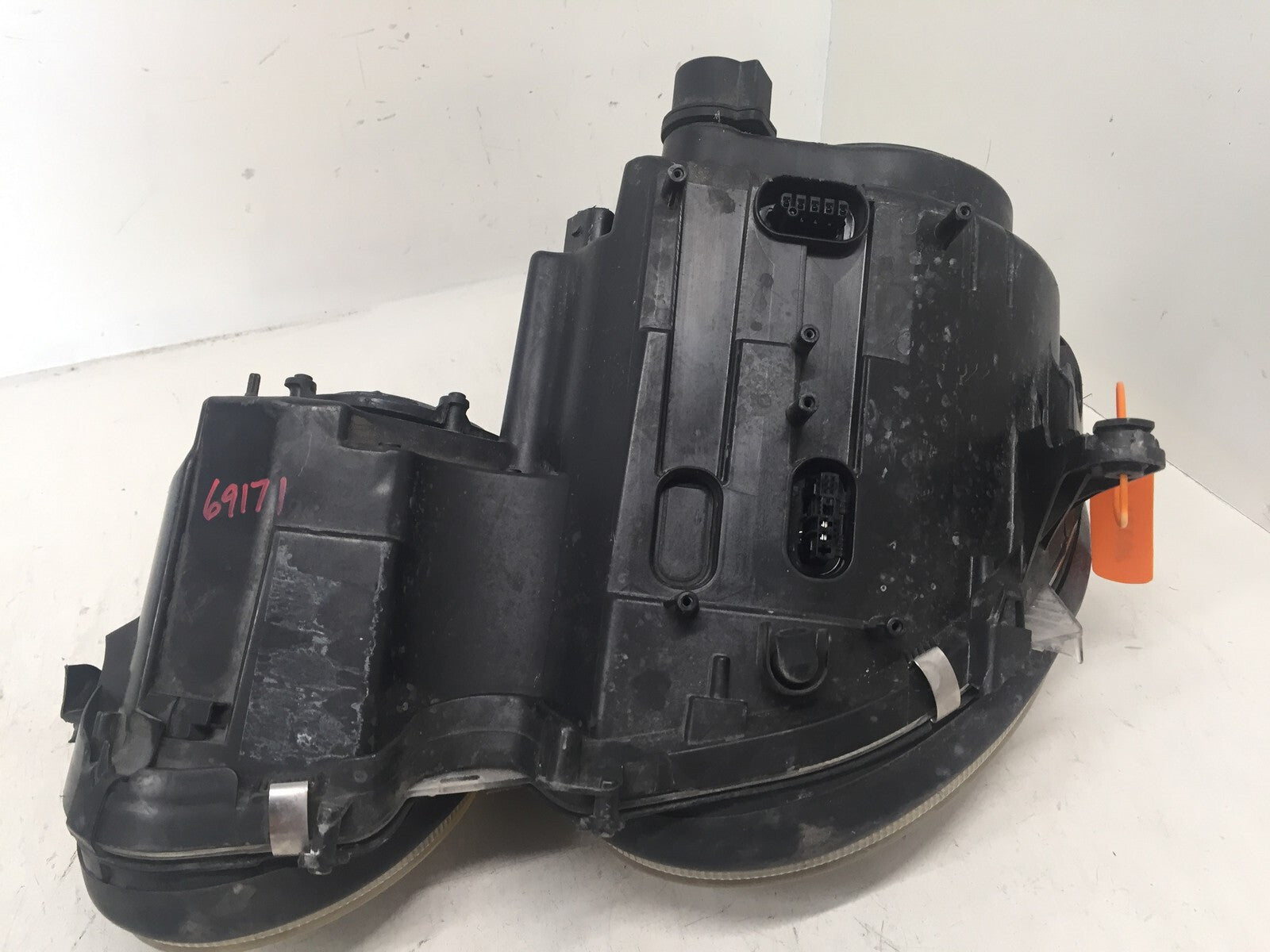 Headlight Damaged Passenger right side Mercedes Benz W211 E Class 2003-2006 OEM
