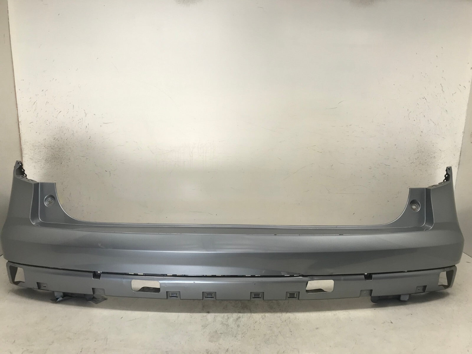 Rear Bumper Cover Silver Honda Pilot EX/LX/EX-L 2016-2018 71101-TG7-A000 OEM