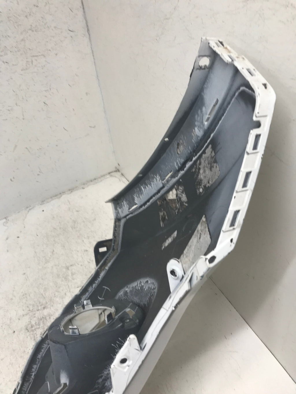 Front Upper Bumper Cover White 14 15 16 Jeep Grand Cherokee 1WL27TZZAC OEM