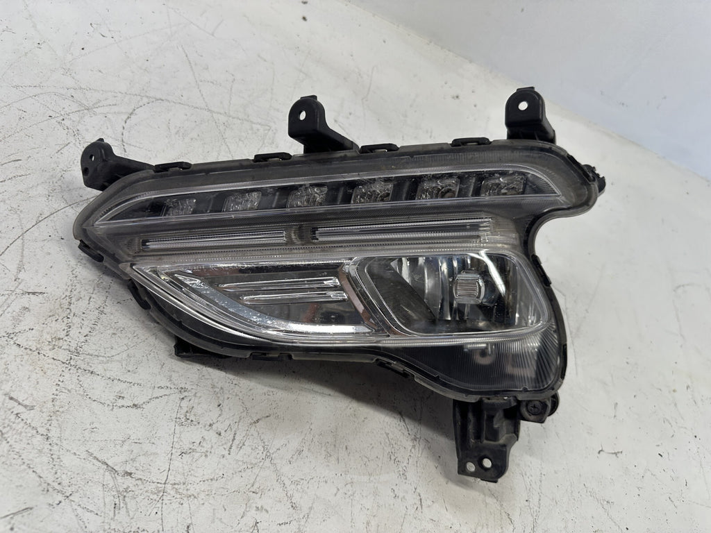 Fog Light Left Driver LH Damaged Hyundai Santa Fe Sport 17 2018 92201-4Z510 OEM