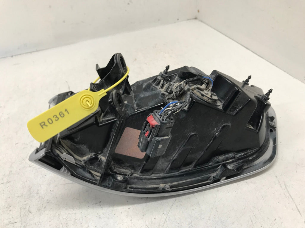 Tail light Damaged Driver LH Left 2022 Jeep Grand Wagoneer 68340919AC OEM