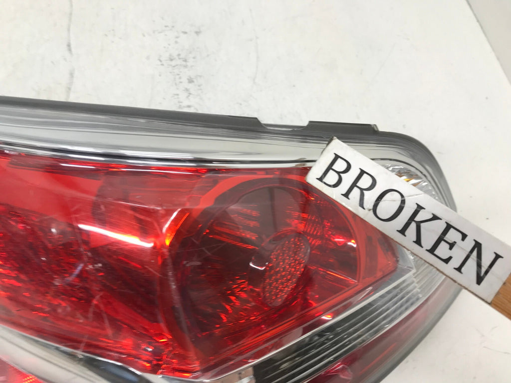 Tail light Damaged LH Driver 14-2015 Nissan Altima Standard Type 265559HM0A OEM