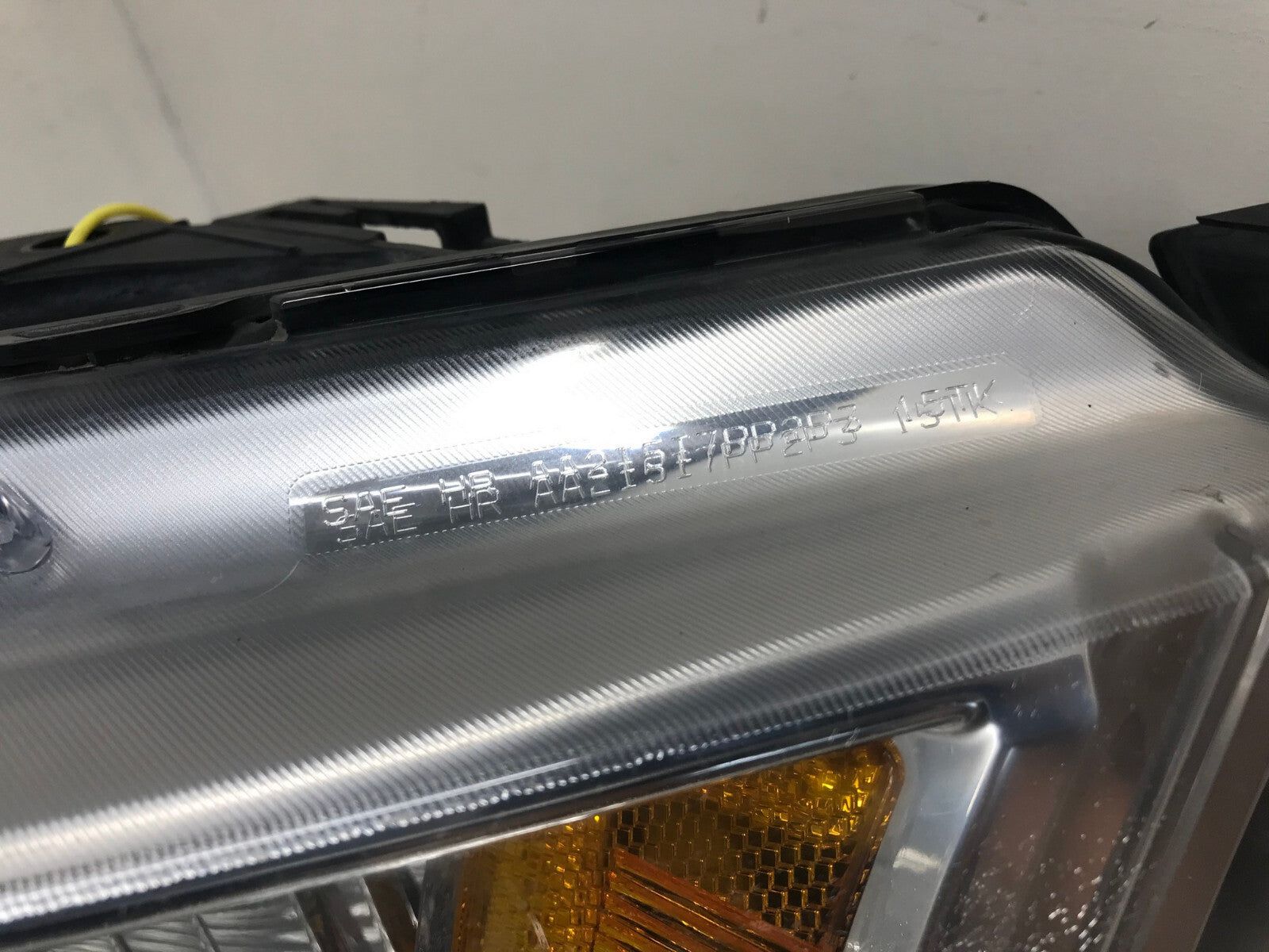 Headlight Damaged Halogen RH Passenger Ford F150 2015 2016 2017 FL34-13005-A OEM