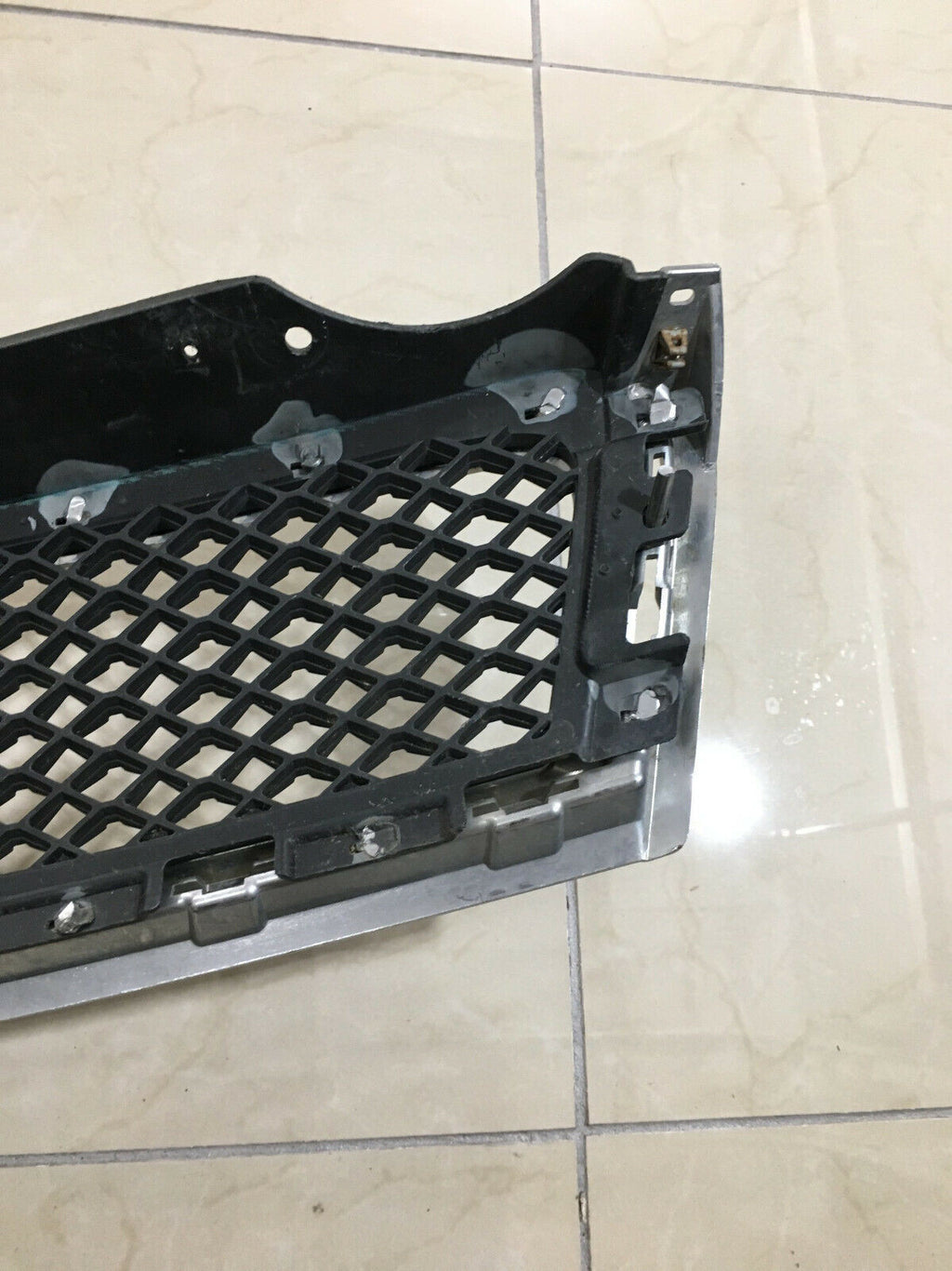 Upper Grille Chevy Traverse 2009-2012 15943196 Original