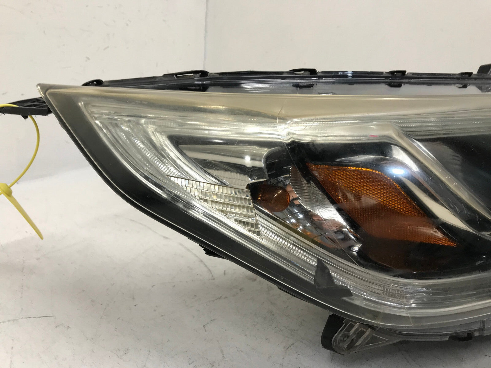 Headlight Damaged RH Passenger 2015 2016 Honda CRV CR-V 33100-T1W-A11 OEM