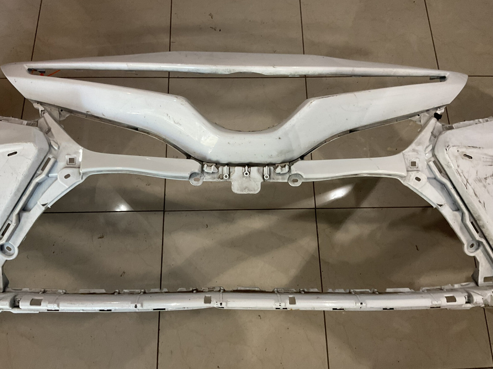 Front Bumper Cover White Toyota Camry SE XSE 2018 2019 52119-06E20 OEM