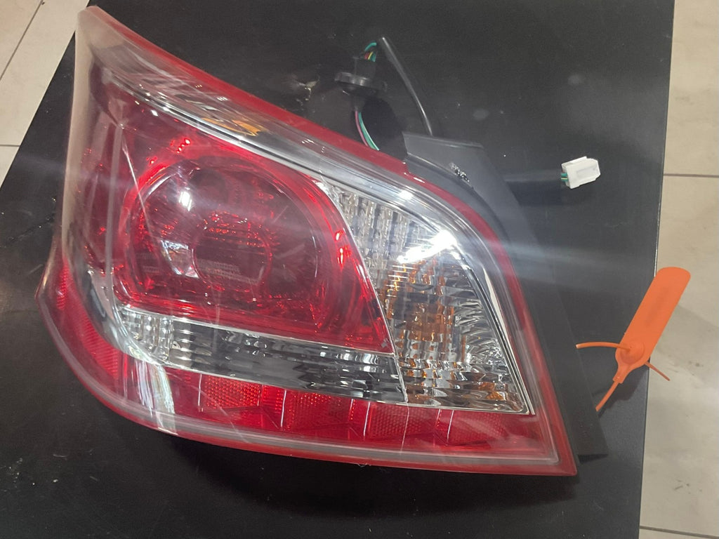 Tail Light Left Driver LH Nissan Altima 13-14 949+463+35 OEM