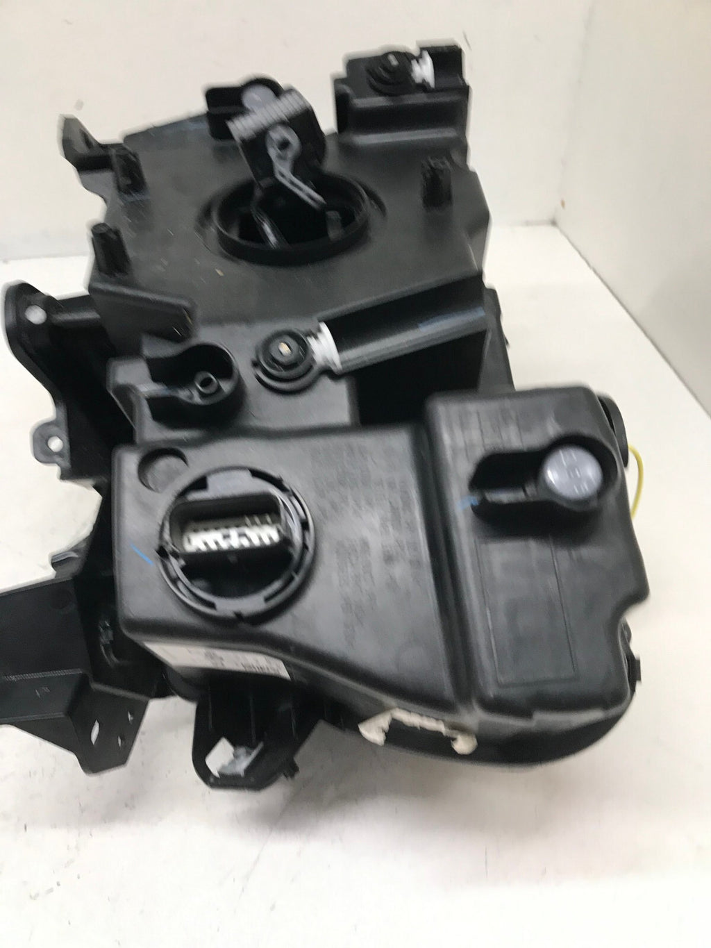 Headlight Damaged RH Passenger 2021 2022 Jeep Grand Cherokee 68584656AC OEM