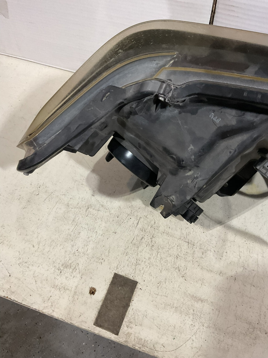Headlight Damaged Driver LH 2014 2015 2016 2017 Toyota Tundra 4157NAK12V27 OEM